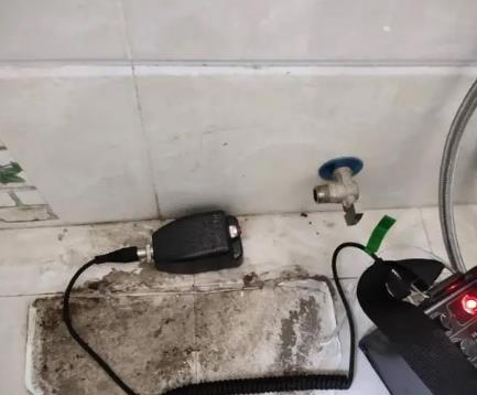 京山屋顶漏水维修公司分享下卫生间漏水的危害及解决方法